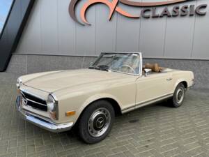 Image 16/38 de Mercedes-Benz 280 SL (1970)