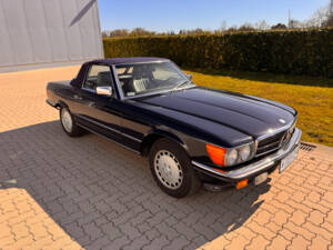 Afbeelding 39/59 van Mercedes-Benz 560 SL (1986)