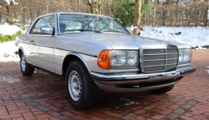 Bild 32/50 von Mercedes-Benz 280 C (1977)