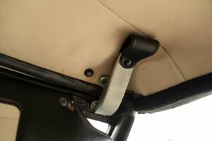 Bild 42/50 von Alfa Romeo 2.0 Spider (1991)