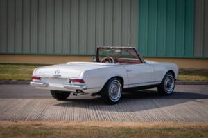 Image 6/33 de Mercedes-Benz 230 SL (1965)