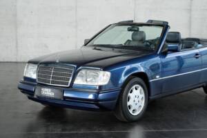 Bild 4/50 von Mercedes-Benz E 200 (1996)