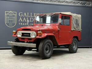 Immagine 34/50 di Toyota Land Cruiser FJ 40 (1975)