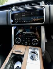 Bild 32/50 von Land Rover Range Rover Autobiography SDV8 (2018)