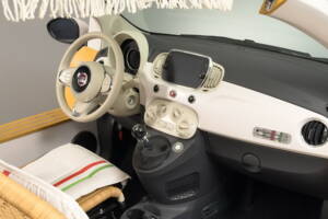 Bild 23/29 von FIAT 500 C Jolly (2017)