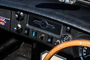 Image 24/41 de MG MGB (1972)
