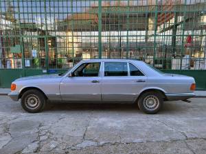 Image 2/30 of Mercedes-Benz 500 SEL (1985)