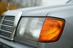 Imagen 24/50 de Mercedes-Benz 200 TE (1992)