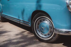 Image 26/50 of Mercedes-Benz 220 a (1956)