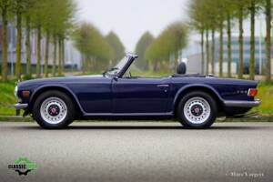 Image 3/42 of Triumph TR 6 PI (1972)