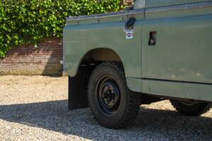 Image 17/50 of Land Rover 88 (1965)