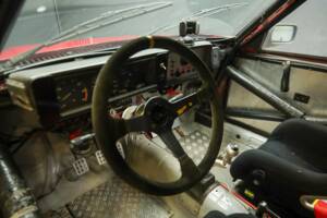 Image 17/50 de Alfa Romeo 75 3.0 V6 QV (1990)