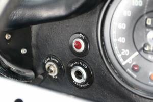 Image 17/49 de Jaguar Type E V12 (1974)