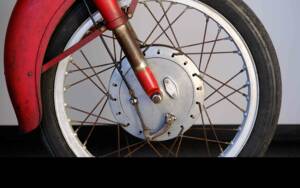 Image 3/83 of MV Agusta 175 CS Sport Disco Volante (1955)