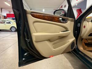Bild 5/16 von Jaguar XJ 8 4.2 (2003)