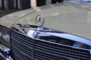 Bild 25/76 von Mercedes-Benz 280 SE (1977)