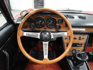 Image 6/15 of FIAT Dino 2400 Spider (1970)