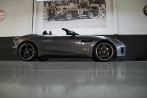 Bild 28/50 von Jaguar F-Type (2019)