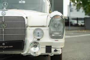 Bild 9/50 von Mercedes-Benz 220 S (1967)