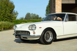 Bild 21/50 von Ferrari 330 GT 2+2 (1964)