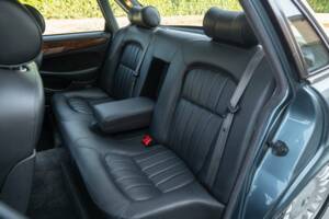 Image 32/50 de Jaguar XJ 8 Executive (1997)