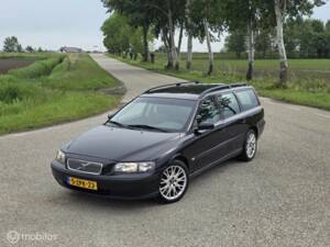 Bild 5/23 von Volvo V 70 2.4 (2003)
