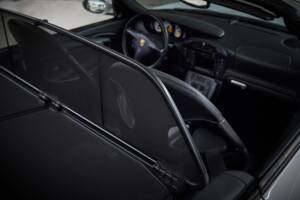 Imagen 56/98 de Porsche 911 Carrera 4S (2004)