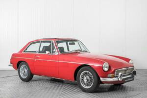 Image 5/50 of MG MGB GT (1967)