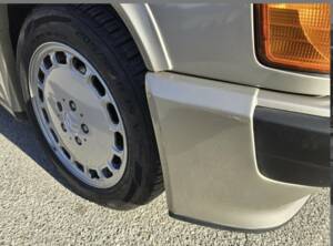 Image 7/8 of Mercedes-Benz 190 E 2.5-16 (1989)