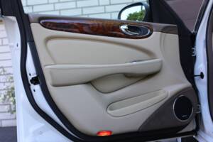 Imagen 73/77 de Jaguar XJ 8 4.2 (2005)