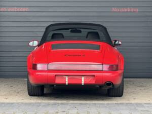 Image 13/37 de Porsche 911 Carrera 2 (1992)