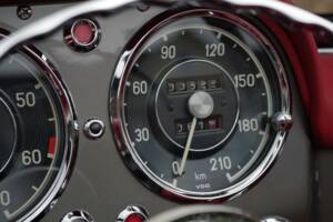 Image 42/50 of Mercedes-Benz 190 SL (1959)