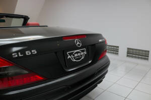 Immagine 18/21 di Mercedes-Benz SL 65 AMG (2005)