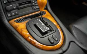 Bild 33/37 von Jaguar XKR (2001)