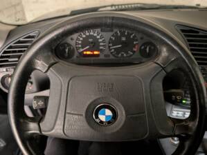 Immagine 31/72 di BMW 328i (1996)