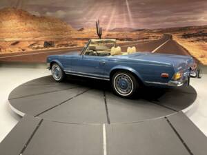 Image 11/36 de Mercedes-Benz 280 SL (1970)