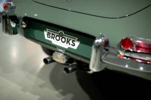 Image 27/50 of Jaguar E-Type 4.2 (1966)