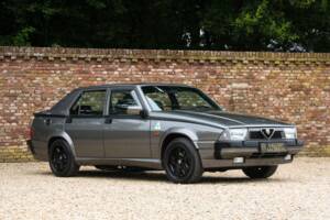 Image 30/50 of Alfa Romeo 75 3.0 V6 QV (1988)