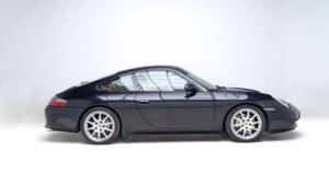 Image 5/35 de Porsche 911 Carrera 4 (2001)