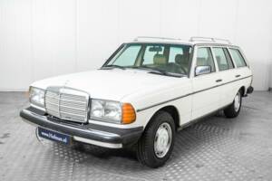 Bild 18/50 von Mercedes-Benz 300 D (1983)