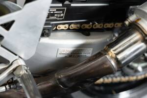 Image 26/42 de Honda RVF 750 (1994)