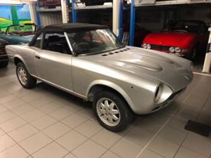 Image 15/32 of FIAT 124 Pininfarina Spidereuropa (1985)