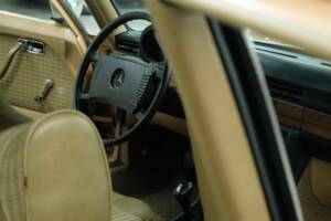 Image 43/50 de Mercedes-Benz 350 SE (1973)
