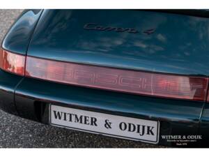 Image 23/42 of Porsche 911 Carrera 4 (1990)
