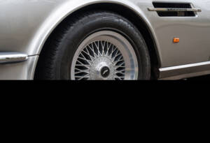 Image 10/32 of Aston Martin V8 Vantage X-Pack (1987)