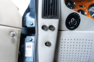 Bild 9/33 von Aston Martin V8 Vantage Volante (1987)