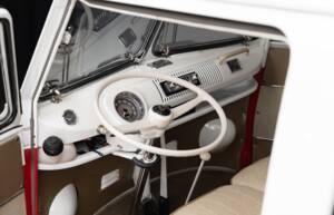Image 24/46 of Volkswagen T1 Samba (1967)