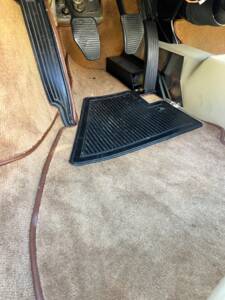 Image 44/114 de Ferrari 308 GTS Quattrovalvole (1985)