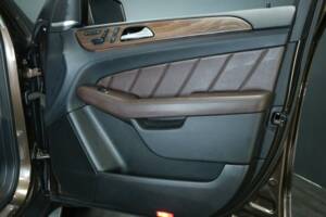 Bild 11/50 von Mercedes-Benz GL 350 BlueTEC 4MATIC (2016)