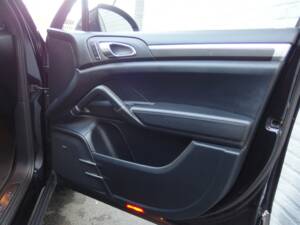 Imagen 71/97 de Porsche Cayenne Turbo (2011)